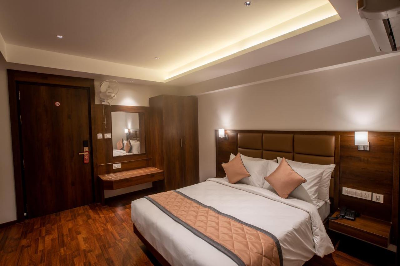 Golden Fortune Inn Hotel Бенґалуру Екстер'єр фото