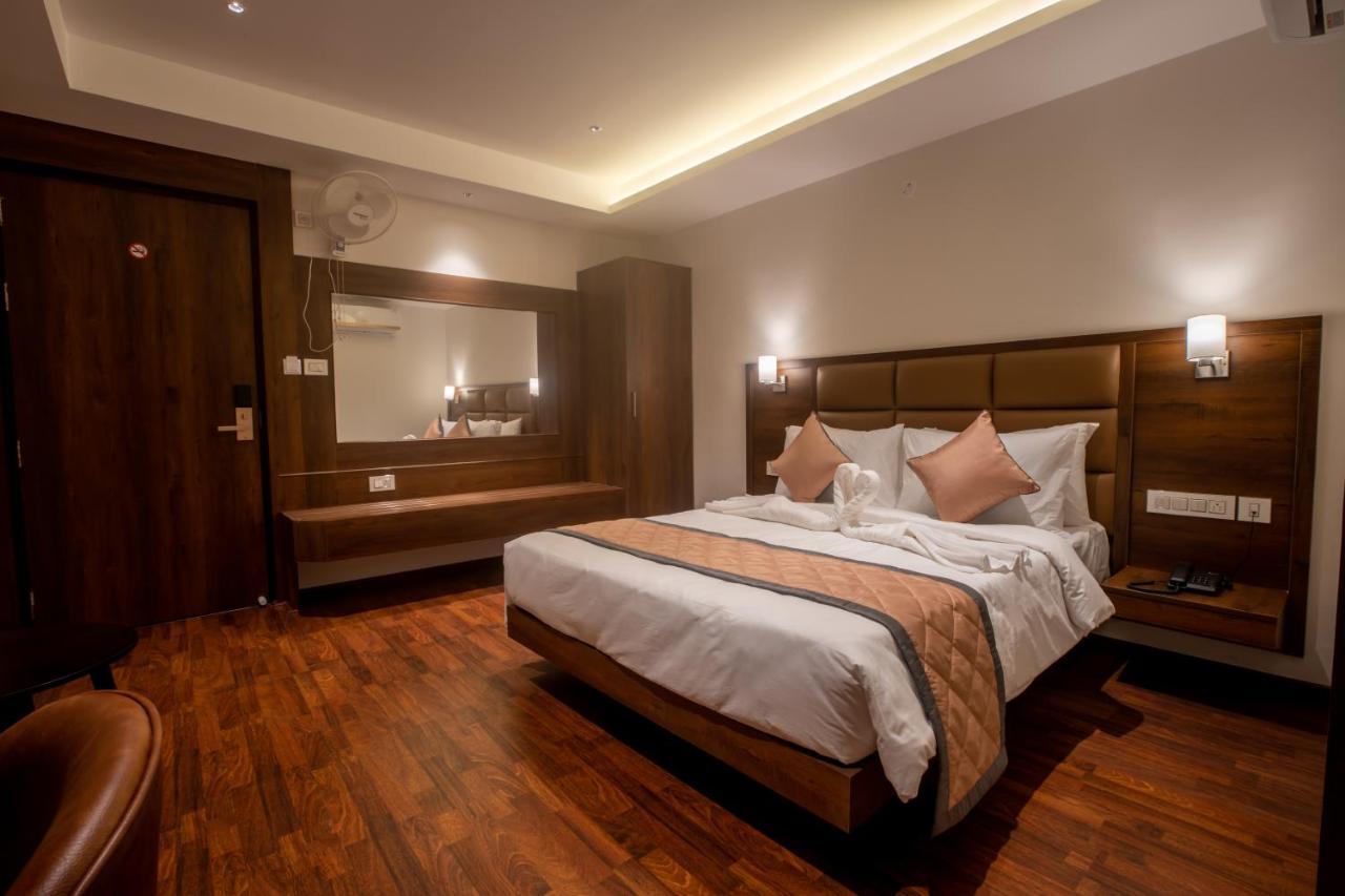 Golden Fortune Inn Hotel Бенґалуру Екстер'єр фото