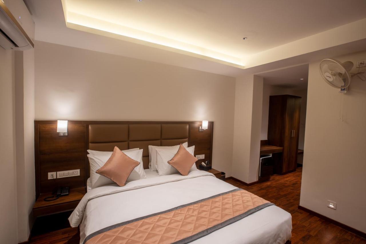 Golden Fortune Inn Hotel Бенґалуру Екстер'єр фото