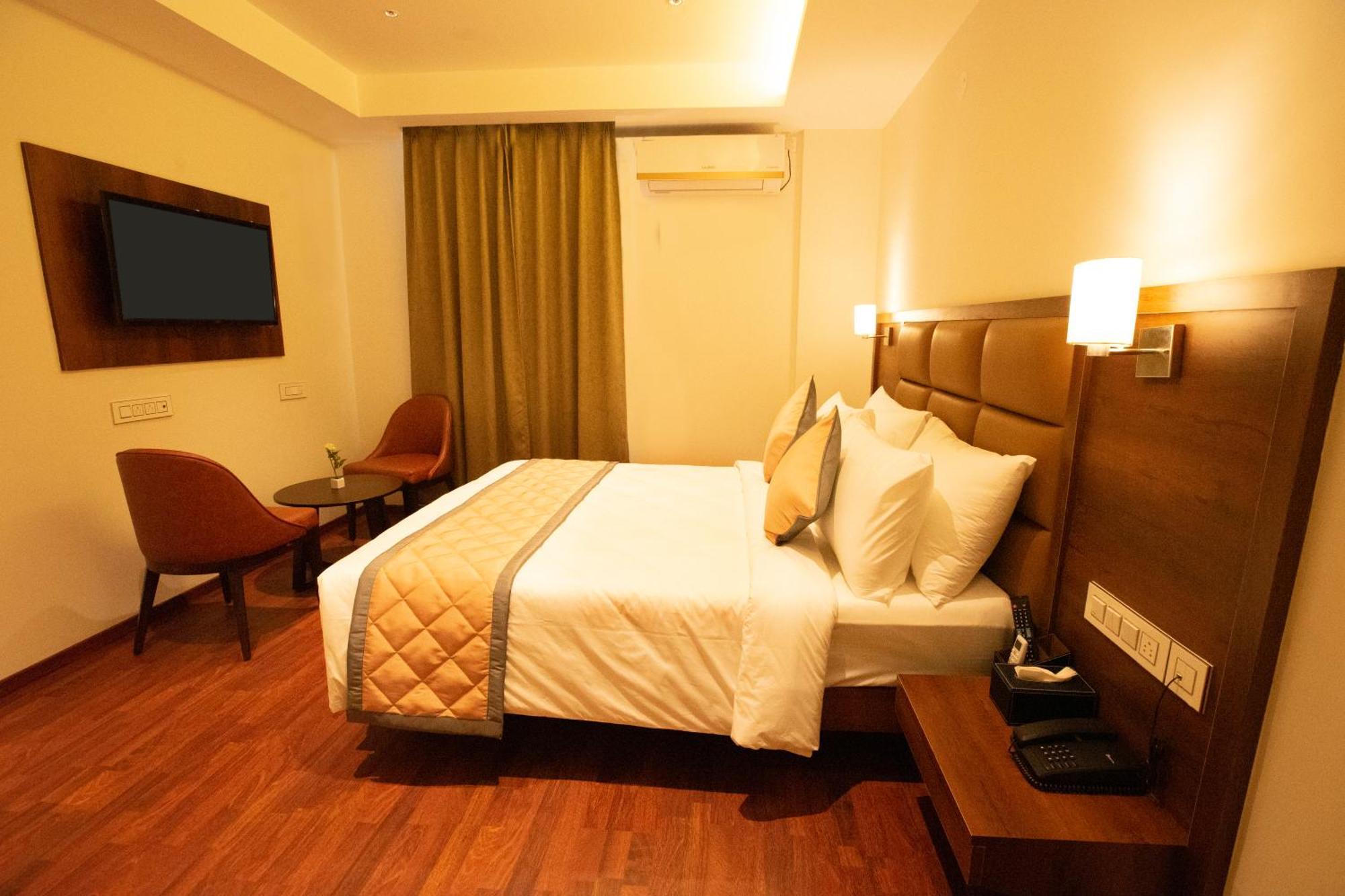 Golden Fortune Inn Hotel Бенґалуру Екстер'єр фото
