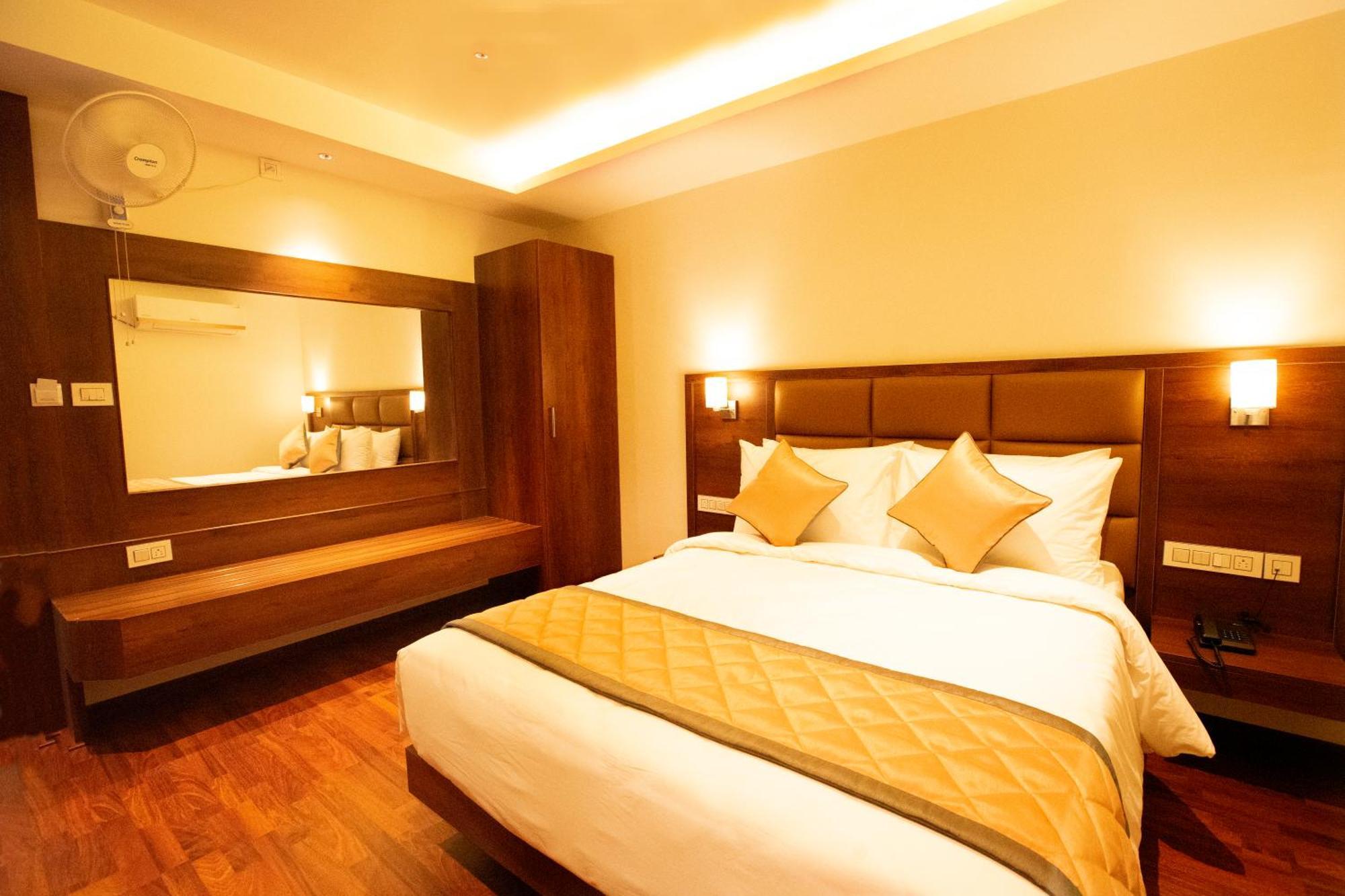 Golden Fortune Inn Hotel Бенґалуру Екстер'єр фото