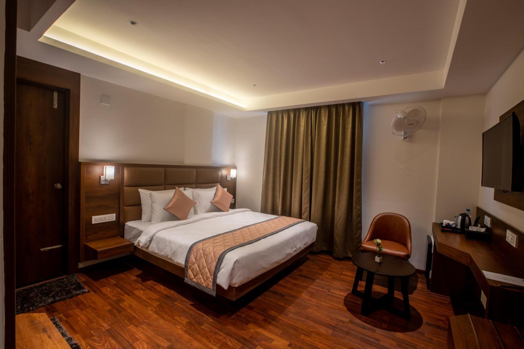 Golden Fortune Inn Hotel Бенґалуру Екстер'єр фото